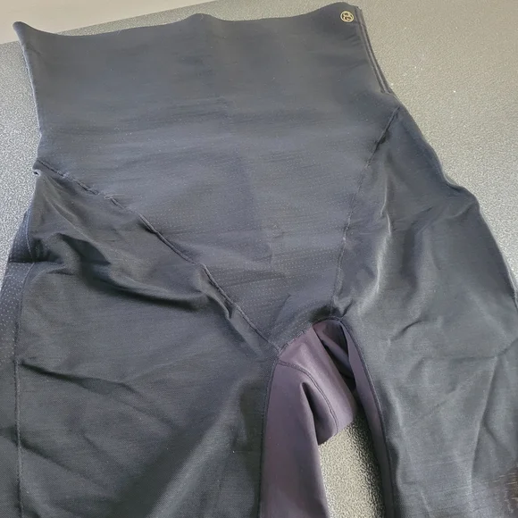 Shapellx Booty Shorts - Picture 4 of 6